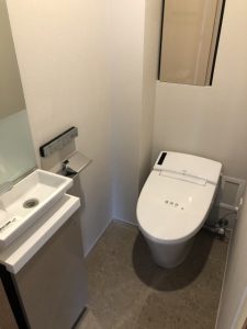 ピアース旗の台のトイレ